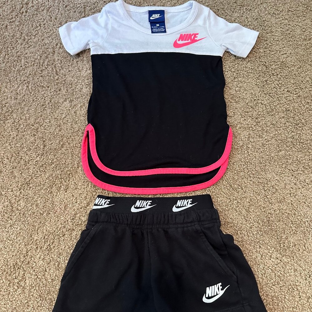 Nike Girls Outfit - Size 2T